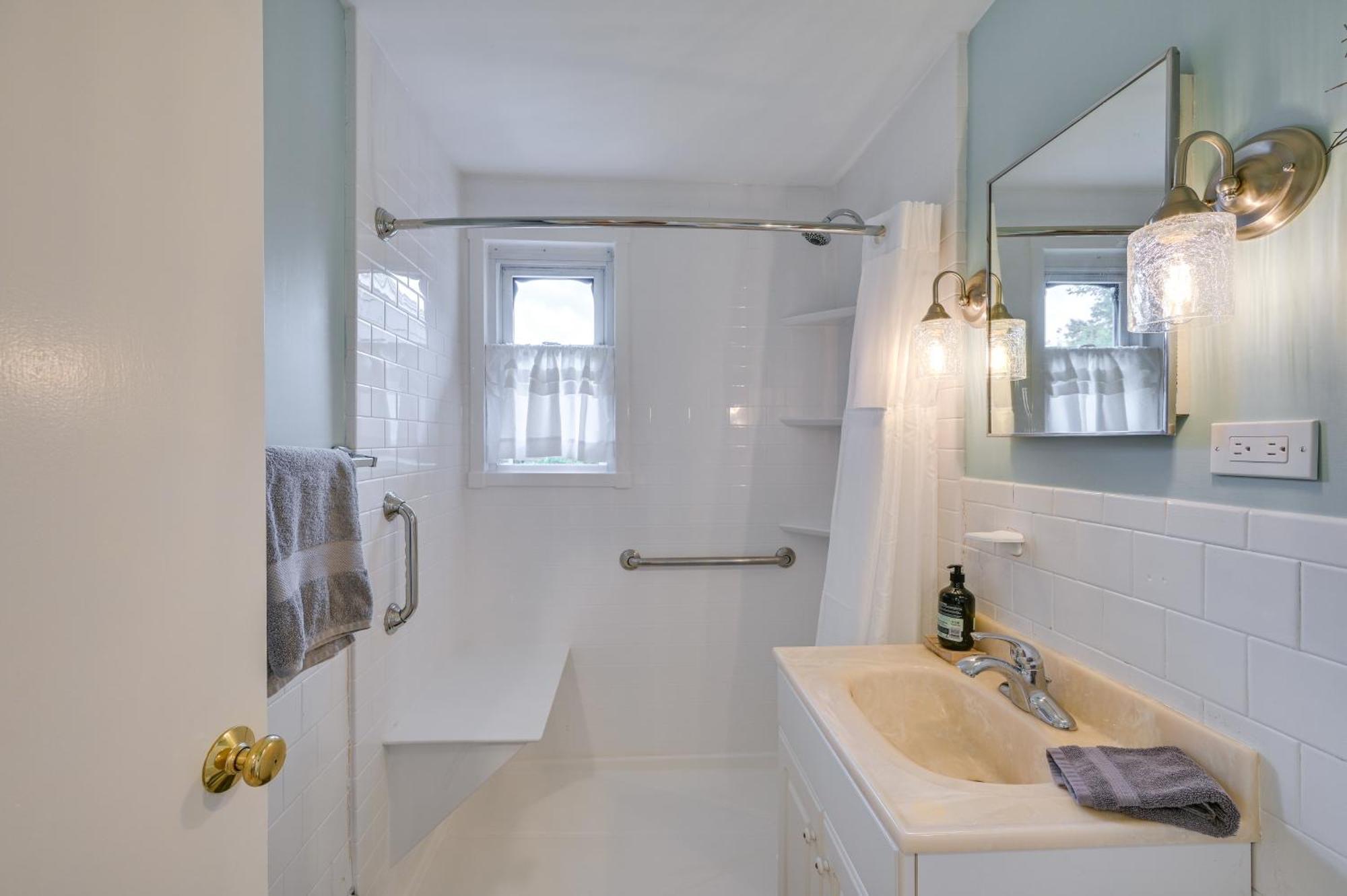 Appartement Marblehead Retreat With Sprawling Yard And Gas Grill! Extérieur photo